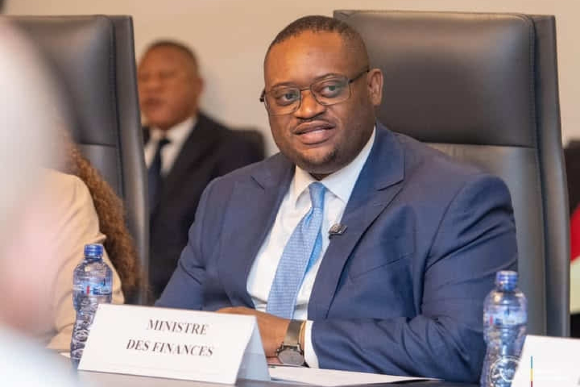 Le Ministre Doudou Fwamba convainc les sénateurs pour la ratification des accords de prêts