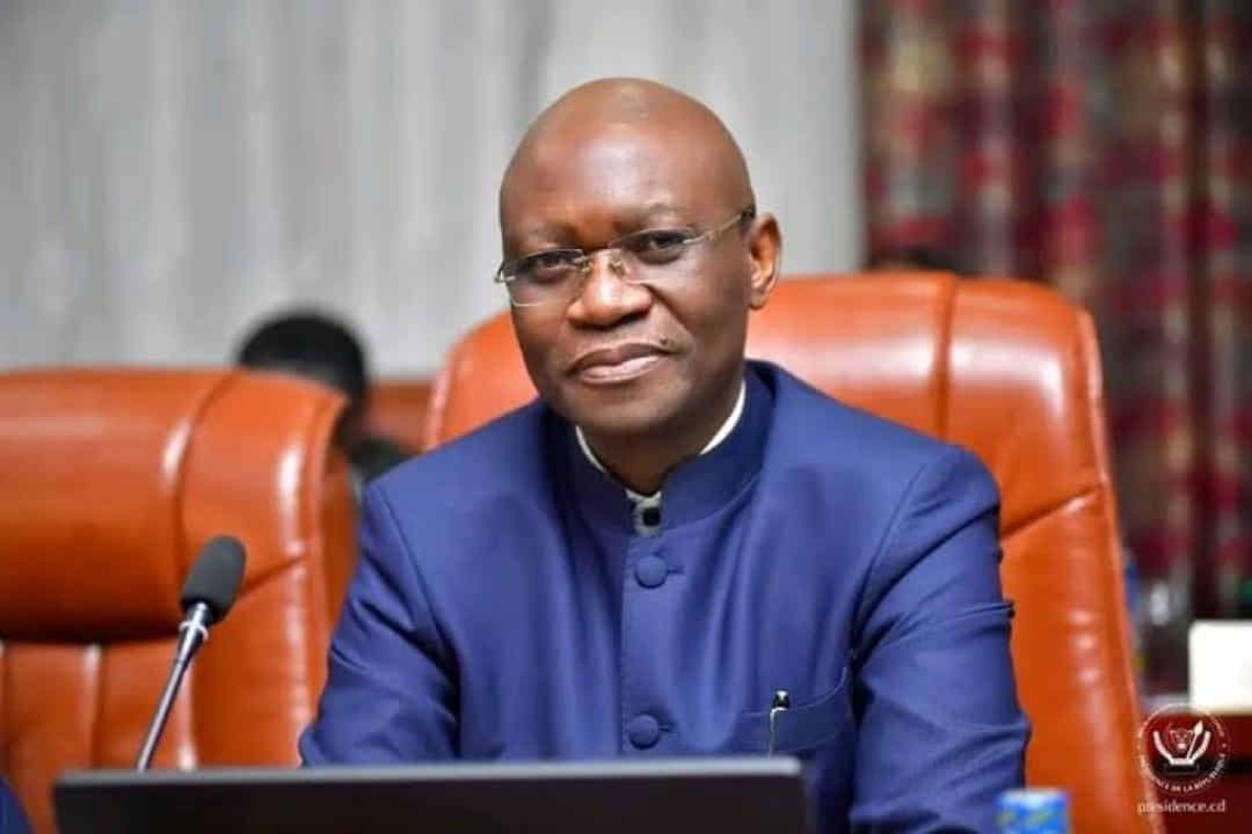 50 millions USD de riposte contre Ebola : Le Ministre Roger Kamba accusé par le personnel médical de le sacrifier